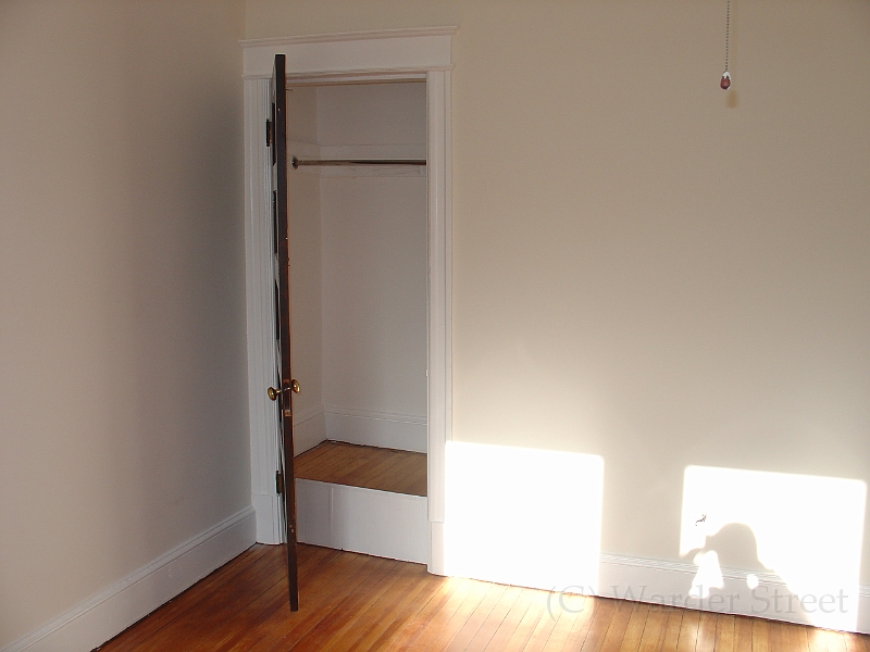 Spare Bedroom 1 06.jpg